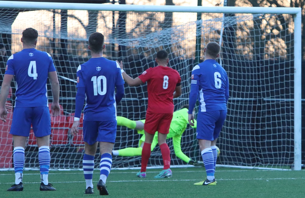 Beaconsfield take the lead again with Tom McElroy’s deft header was headed home in the bottom corner
