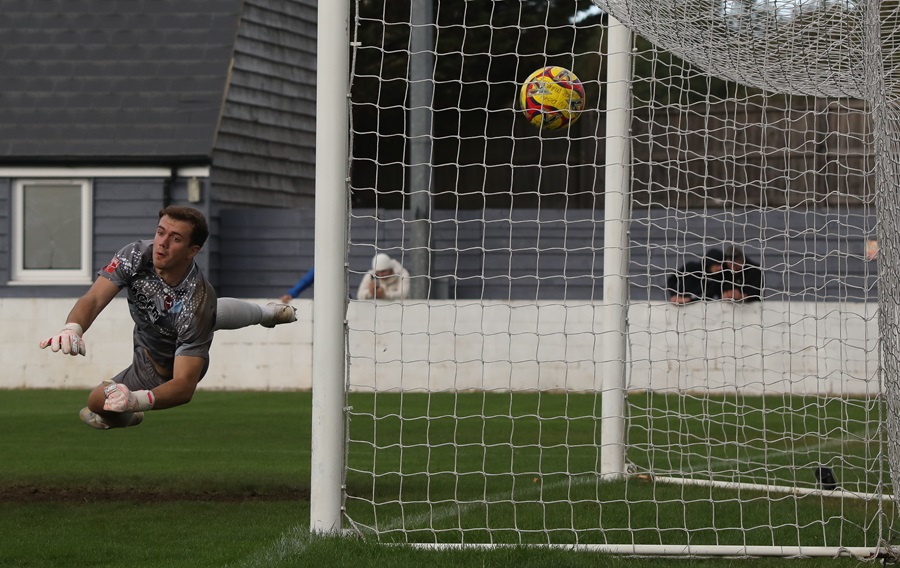 Tawana’s glancing header hits the back of the net