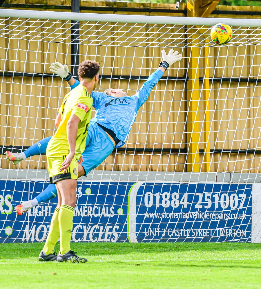 Harry Williams’ header flies past home keeper Williams for our equaliser