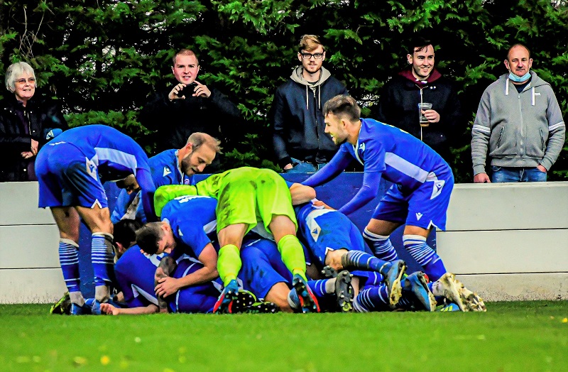 The players celebrate Harry Williams’ equalising goal