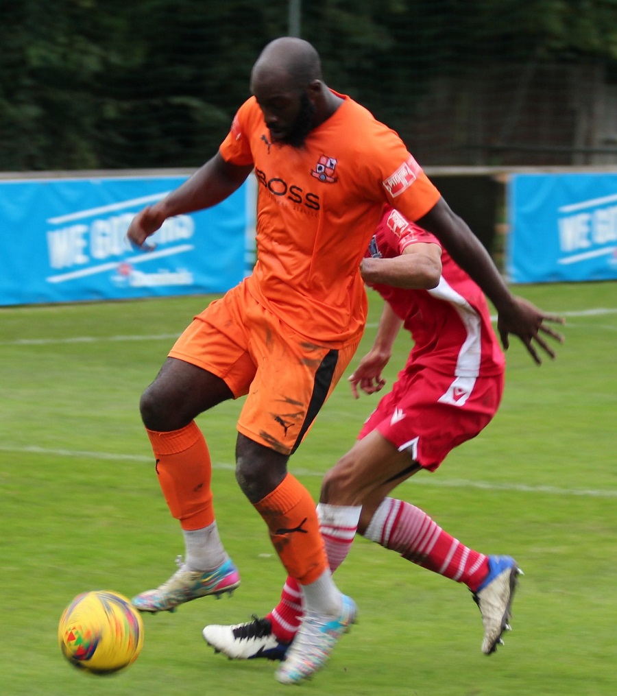 Hartley’s Kingsley Eshun on the ball