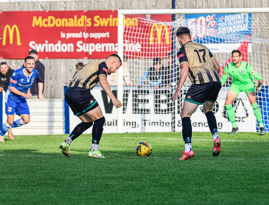 Tony Lee (9) scores the 90th minute winner