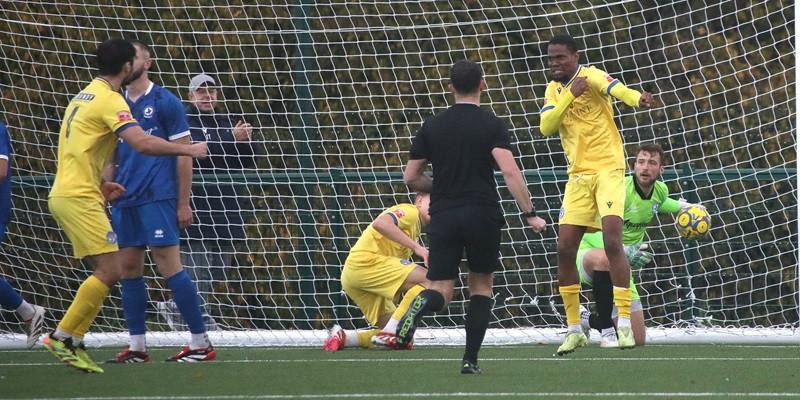 Larkhall Athletic 3 Marine 2