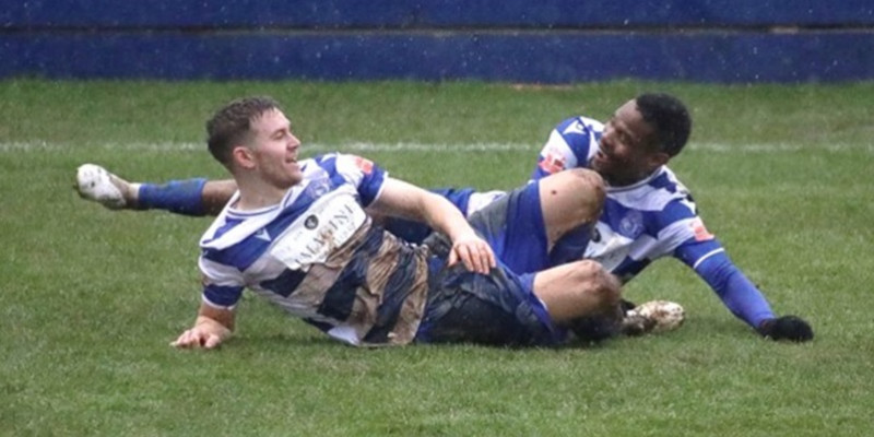 Marine 1 Brixham AFC 2