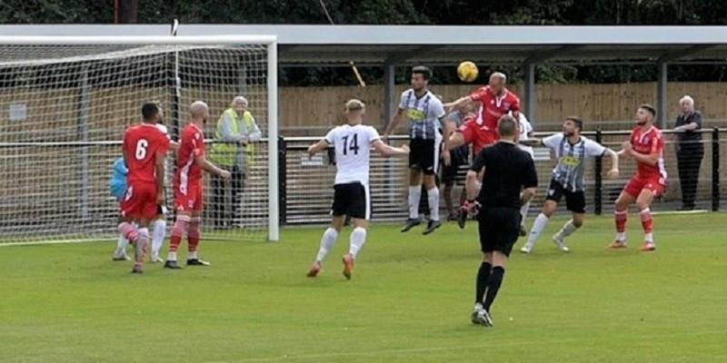 Wimborne Town 1 Marine 2