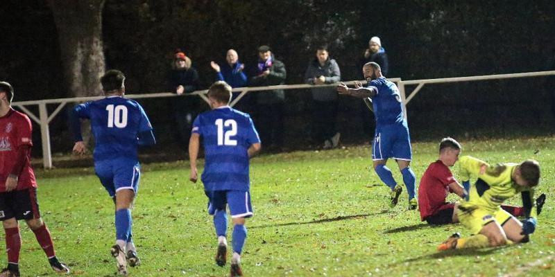 Highworth Town 1 Marine 2