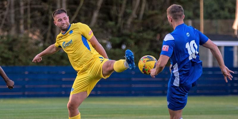 Marine 0 Taunton Town 3